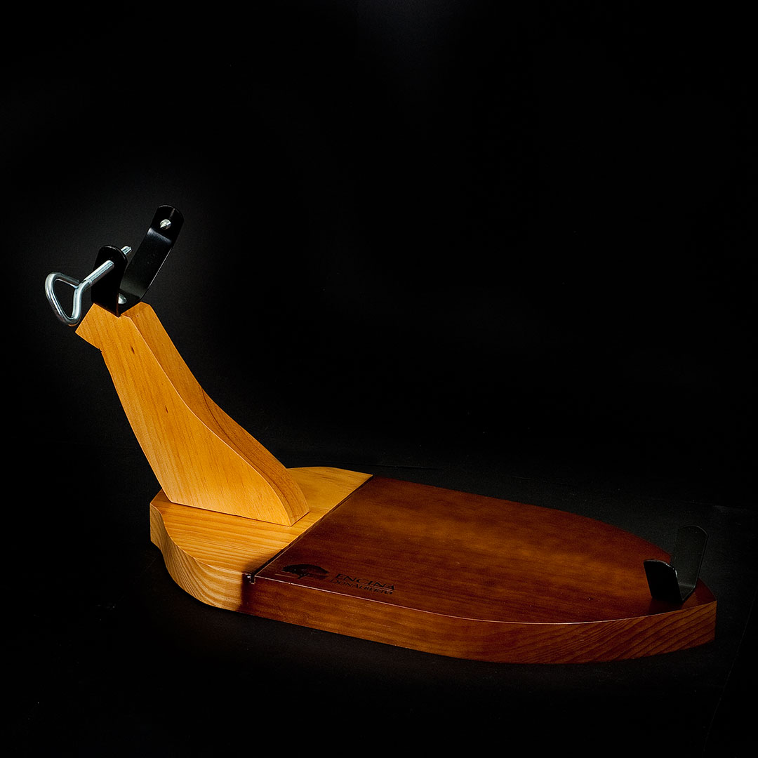 Soporte Jamonero Montanera perfecto para cocinas de diseño